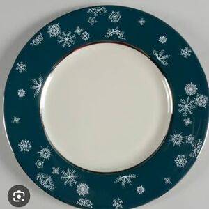 Elegant Snowflake Dinner Plate